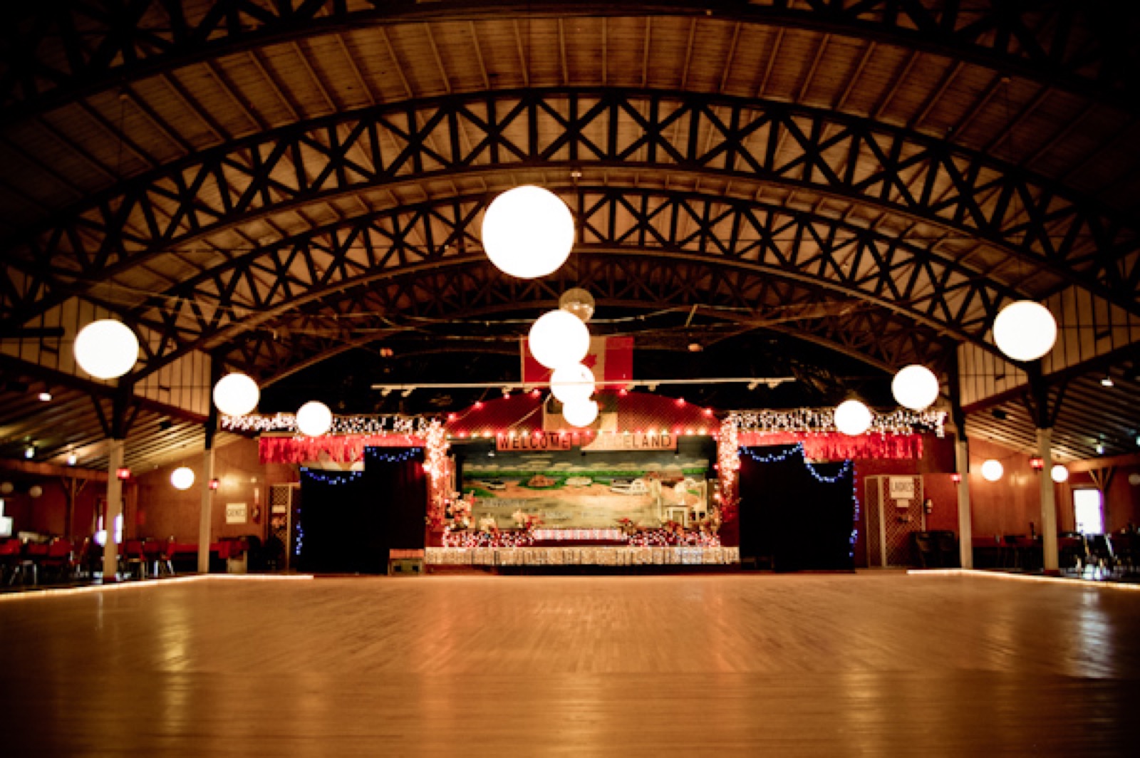 Danceland-Manitou-Dance-Floor