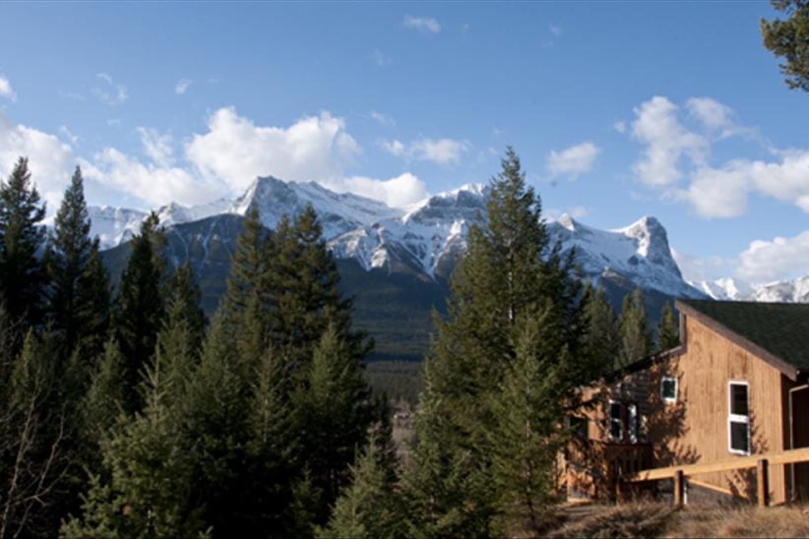 4 Unglaubliche kanadische Hostels in den Rocky Mountains