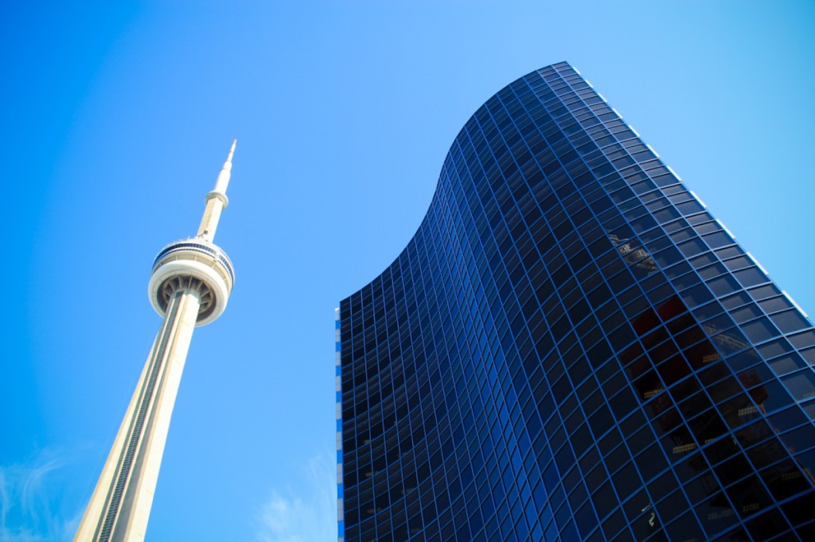 blue-photo-cn-tower-1