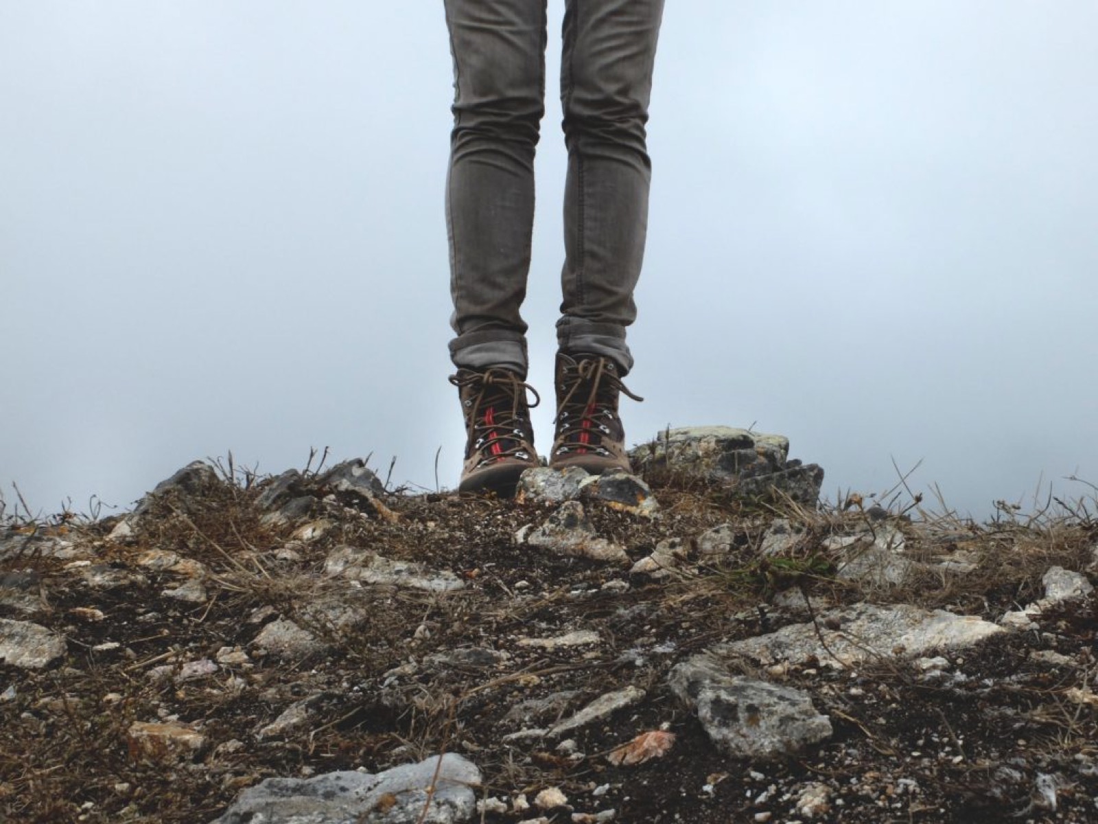 Wie man Wanderstiefel richtig anpasst