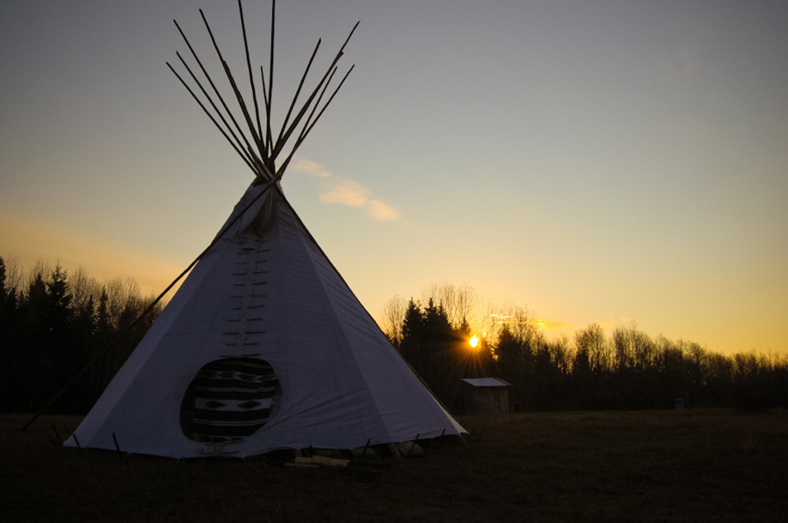 Sunset-tipi-saskatchewan-ness-creek