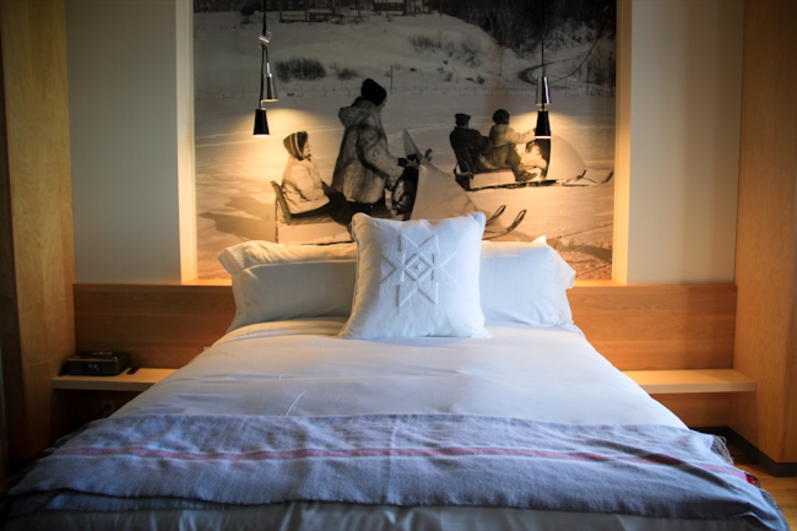 le-massif-hotel-la-ferme-room-bed