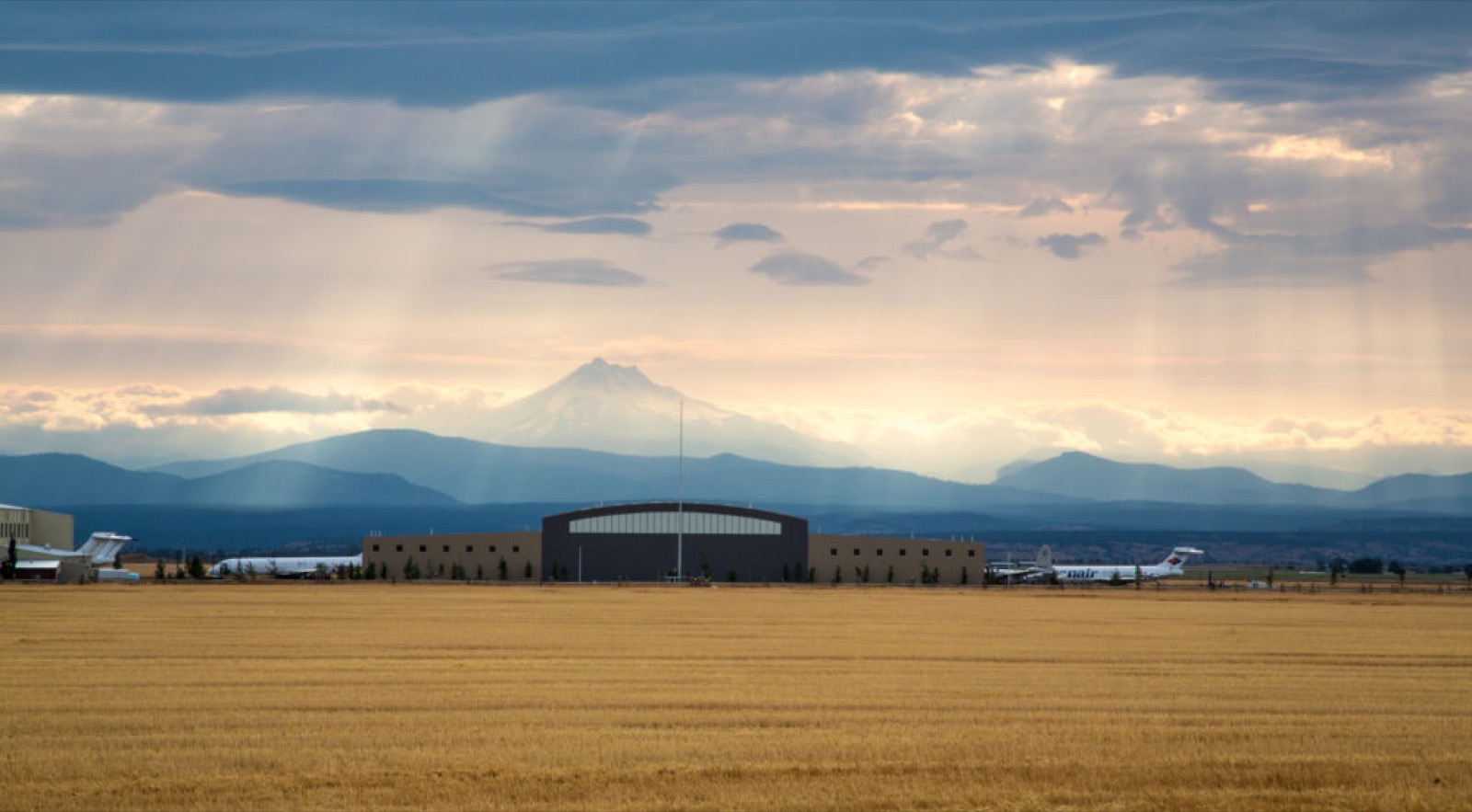 airports environmentally friendly canada