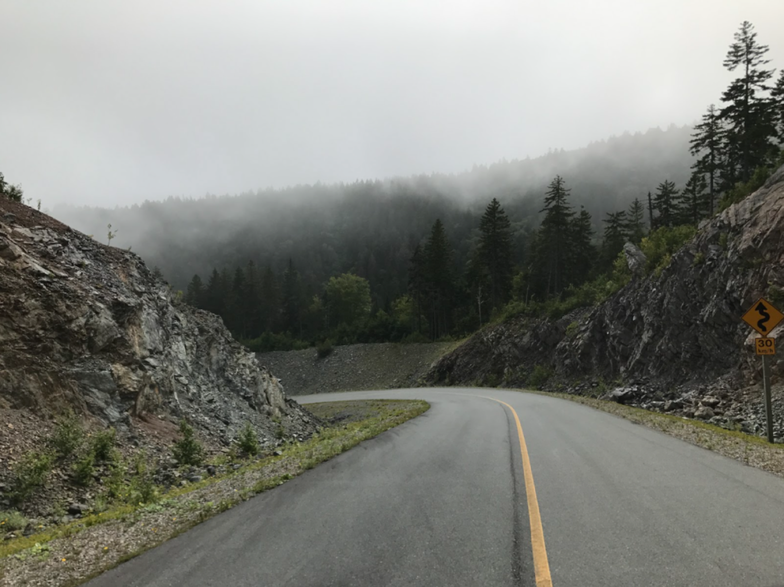 Le sac à dos au Canada va devenir beaucoup plus facile - rencontrez Jared de Out Here Travel