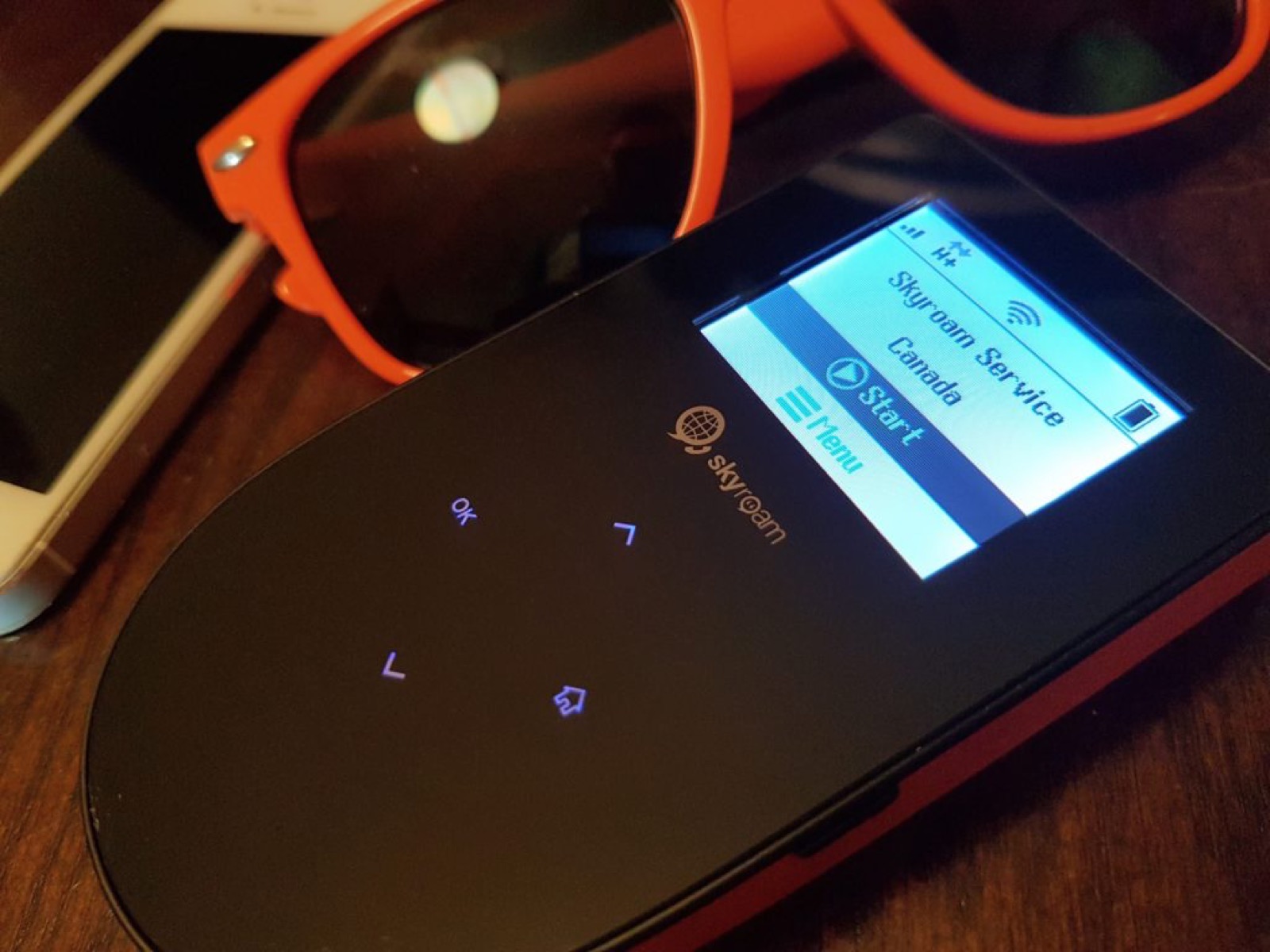 Erhalten Sie unbegrenzte Daten für 5 Geräte mit dem globalen WLAN-Hotspot von SkyRoam.