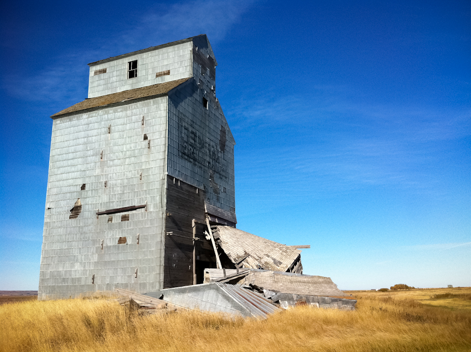 Moreland-Grain-Elevator-Saskatchewan