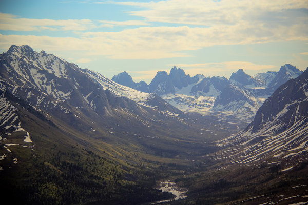 tombstone-valley-yukon-helicopter