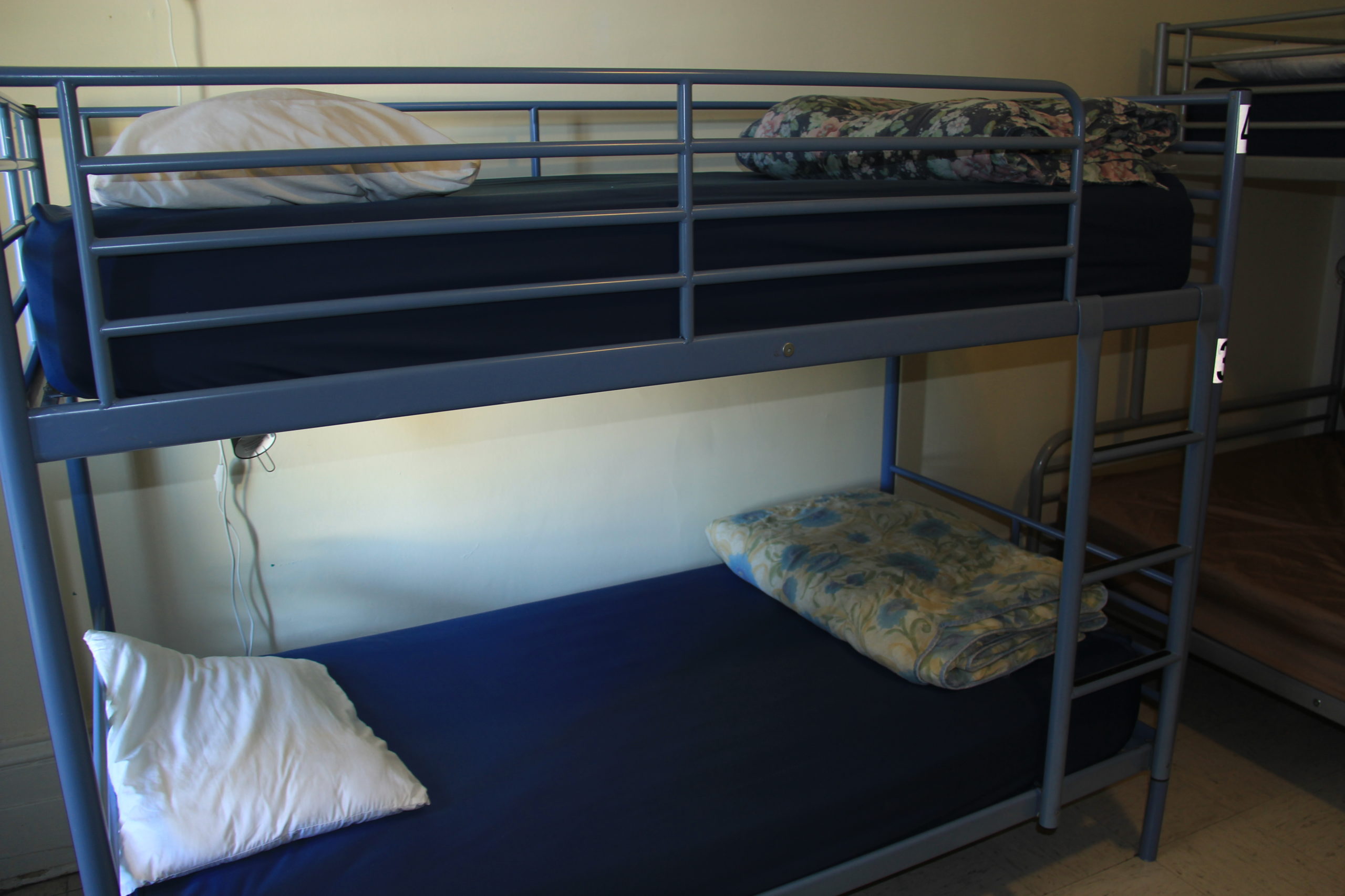 hostel beds canada