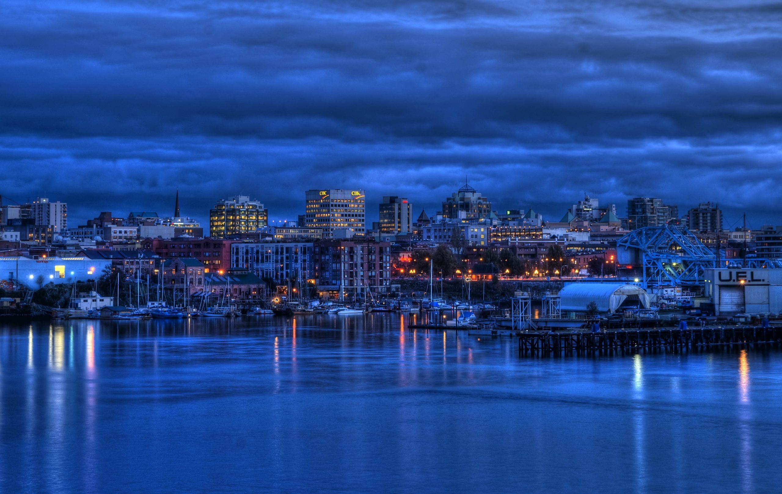 Victoria,_British_Columbia_Skyline_at_Twilight